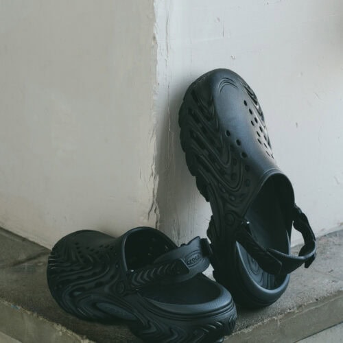 無骨さと近未来感が交差するcrocs(クロックス)の「Echo II Chrome」
