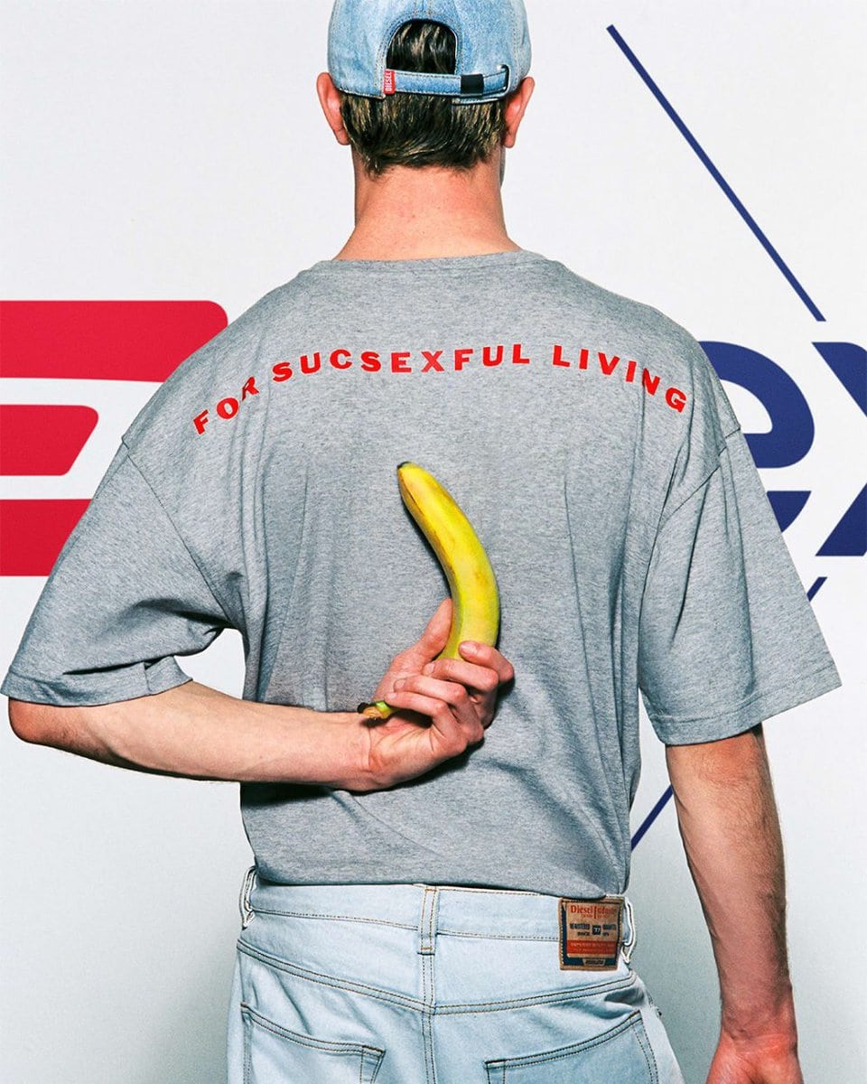 DIESELのスローガンである、For Successful Livingをアイロニックもじった“For Sucsexful Living”のメッセージがデザイン。