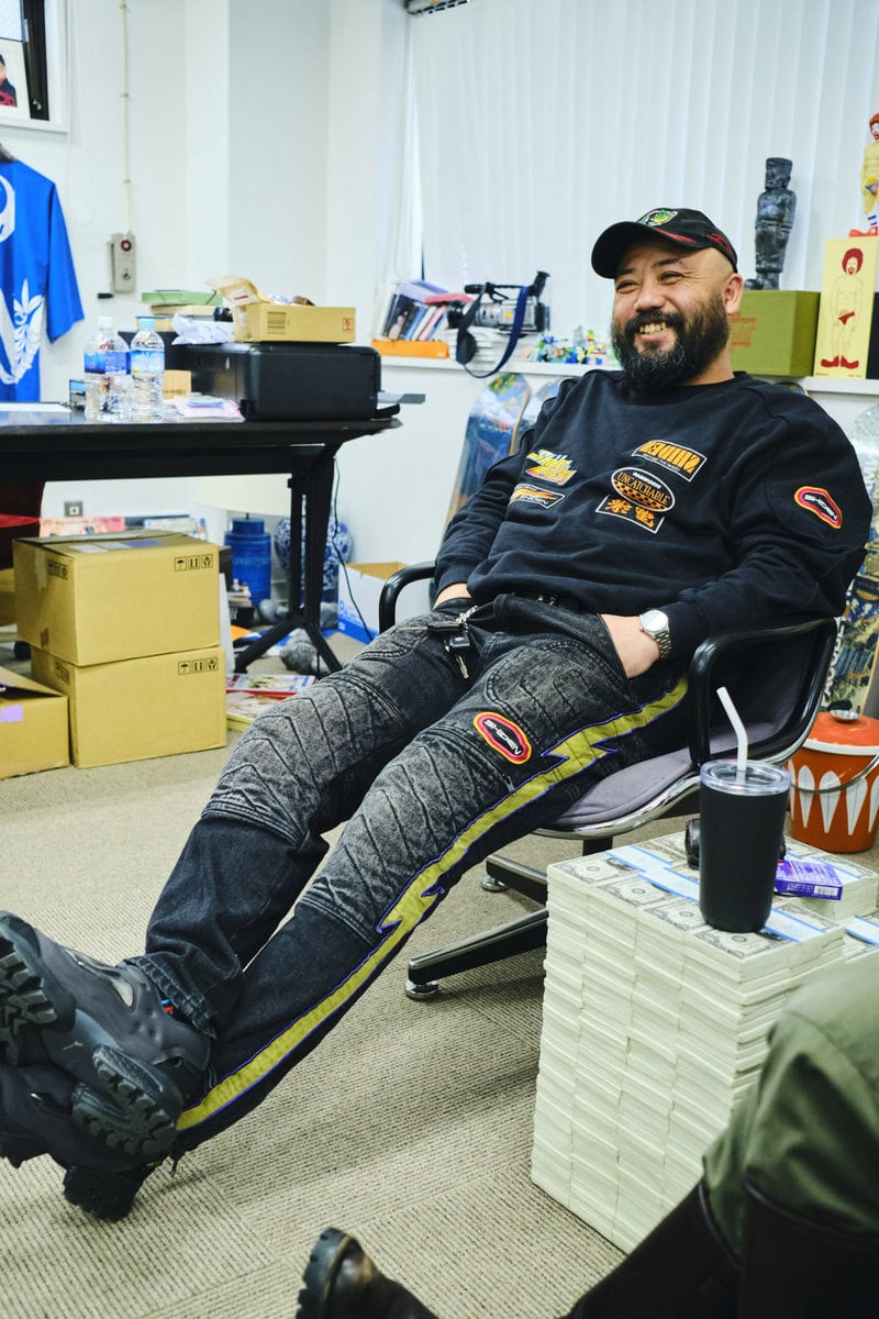 自身がディレクションするブランド「紫電（SHIDEN）」を中心にコーディネート。