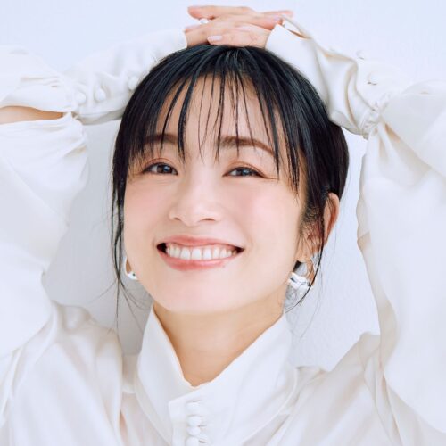 上戸彩、“普段通り”でこの透明感……“ナチュラル美”の秘密と15年ぶり写真集の舞台裏