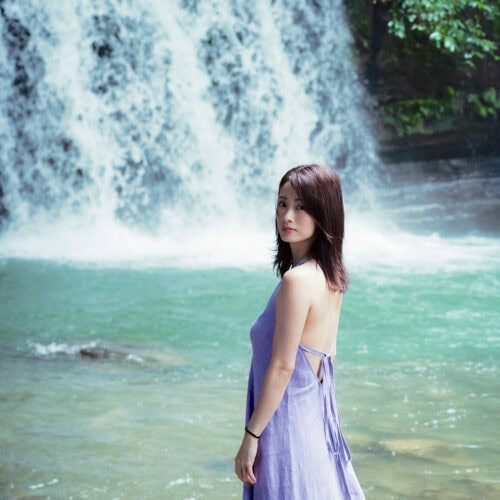 上戸彩写真集『Midday Reverie』（宝島社）より