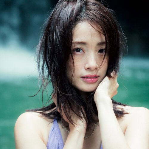 上戸彩写真集『Midday Reverie』（宝島社）より