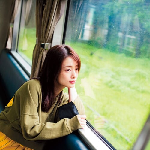 上戸彩写真集『Midday Reverie』（宝島社）より
