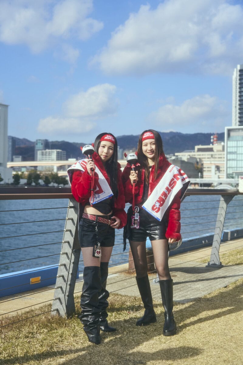 BABYMONSTERファンのライブファッションがすごかった!「HOT SAUCE」なりきり多発のMONSTIEZスナップを神戸ファイナルで敢行