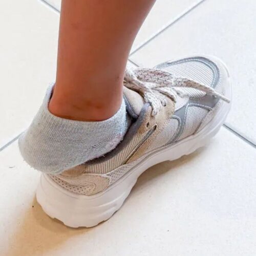 手を使わず1秒で履けるスニーカーがすごい！台湾発「LazyShoes」が提案する”ハンズフリー”テックシューズの機能美を解剖