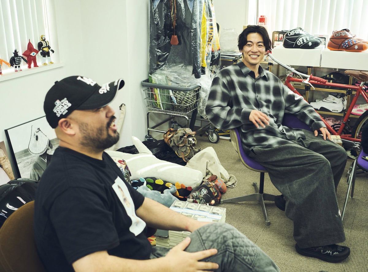 俳優・大東駿介×スタイリスト・服部昌孝の偏愛マシン談義の舞台は服部昌孝の事務所