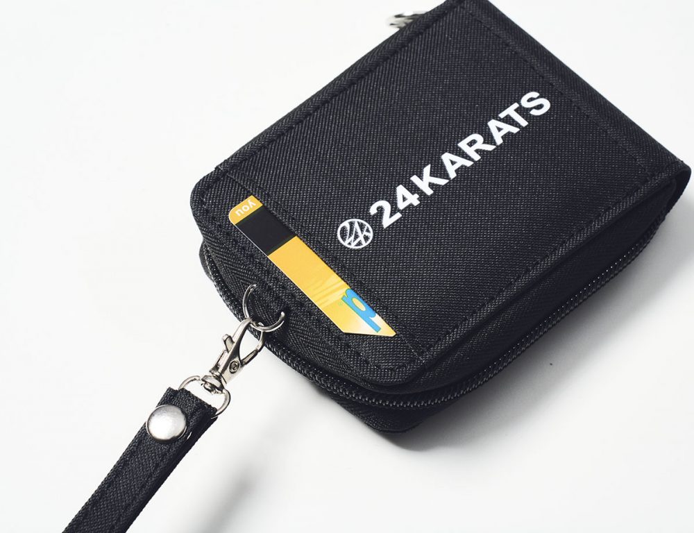 コンパクト財布で身軽にお出かけ！ 24KARATSのじゃばら収納ミニ財布が“使える”んです！