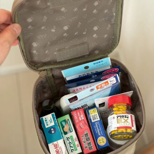 リンネル6月号増刊は「ミラーが取り外せる大きなバニティポーチ」お薬箱に