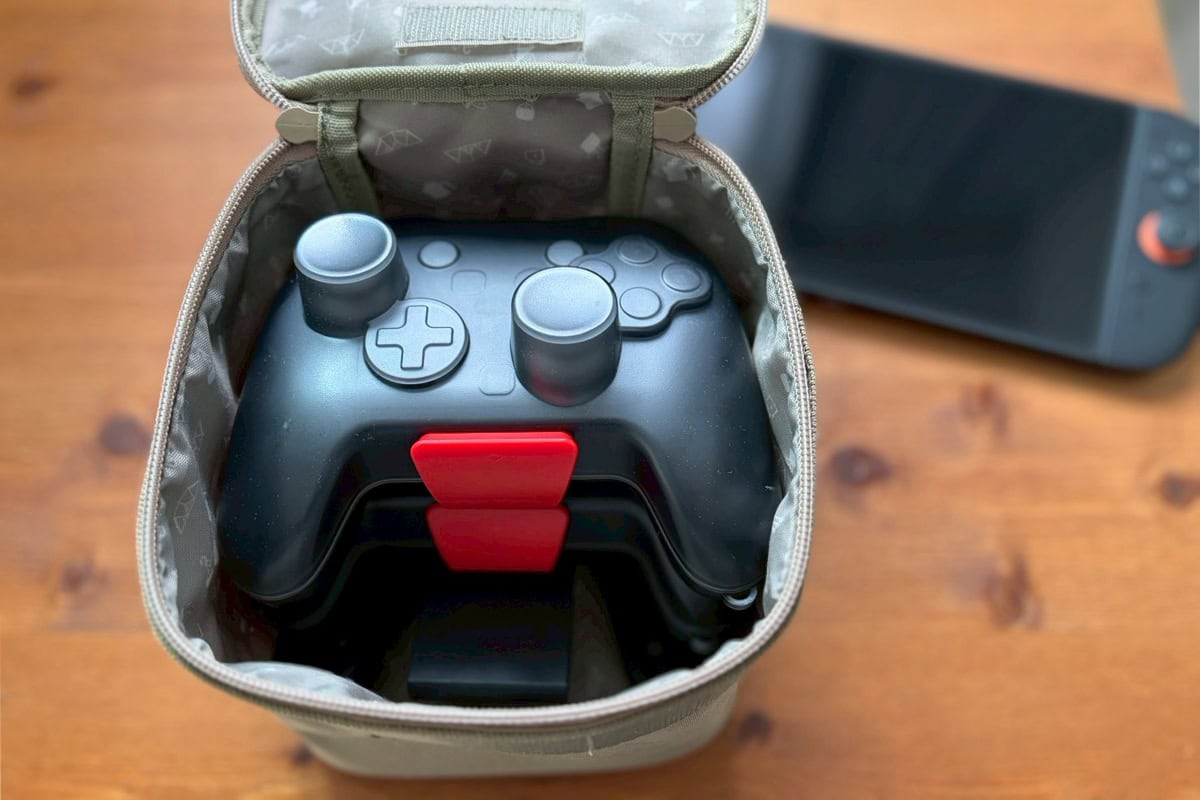 リンネル6月号の付録は「たっぷり収納力のお財布ショルダーバッグ」、6月号増刊は「ミラーが取り外せる大きなバニティポーチ」