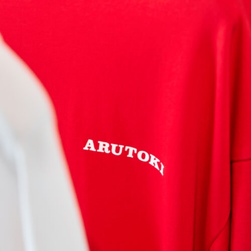 耳に残る“あるとき～！”を“ARUTOKI”と英字にしてプリント