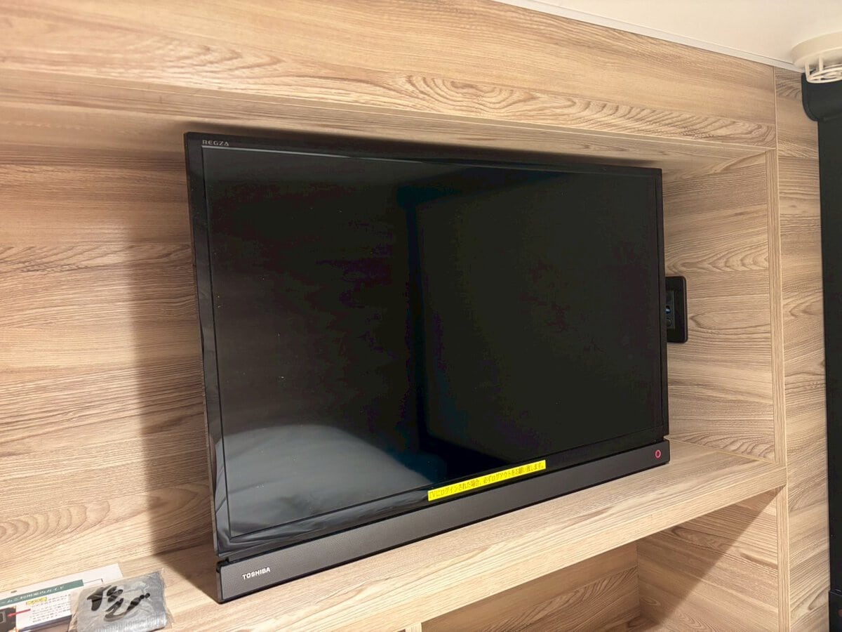 テレビにはアームが備えられているので、好きな角度に動かすことができる