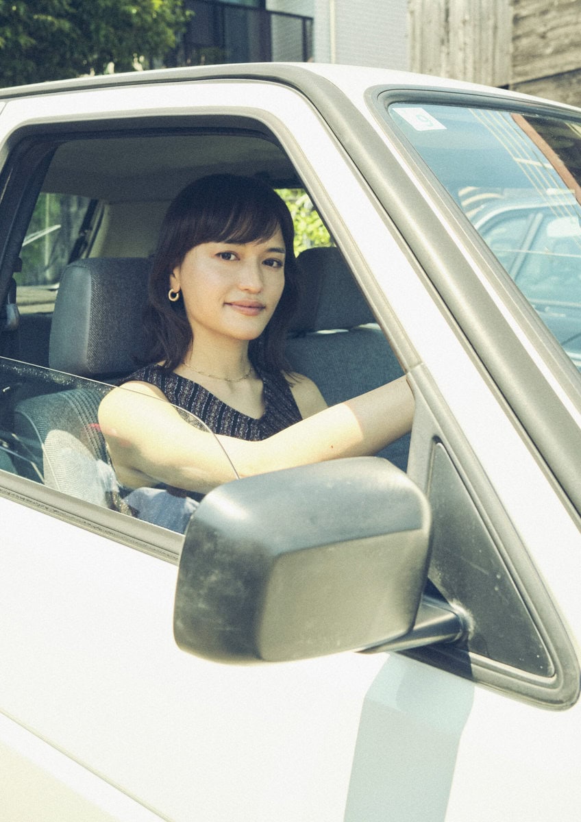 iriが語る“クルマと音楽”の意外な関係。愛車GolfⅡと共に歩む創作の日々