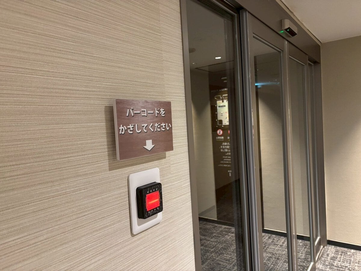 カプセルエリアにはバーコードをかざして入室。セキュリティ面も安心