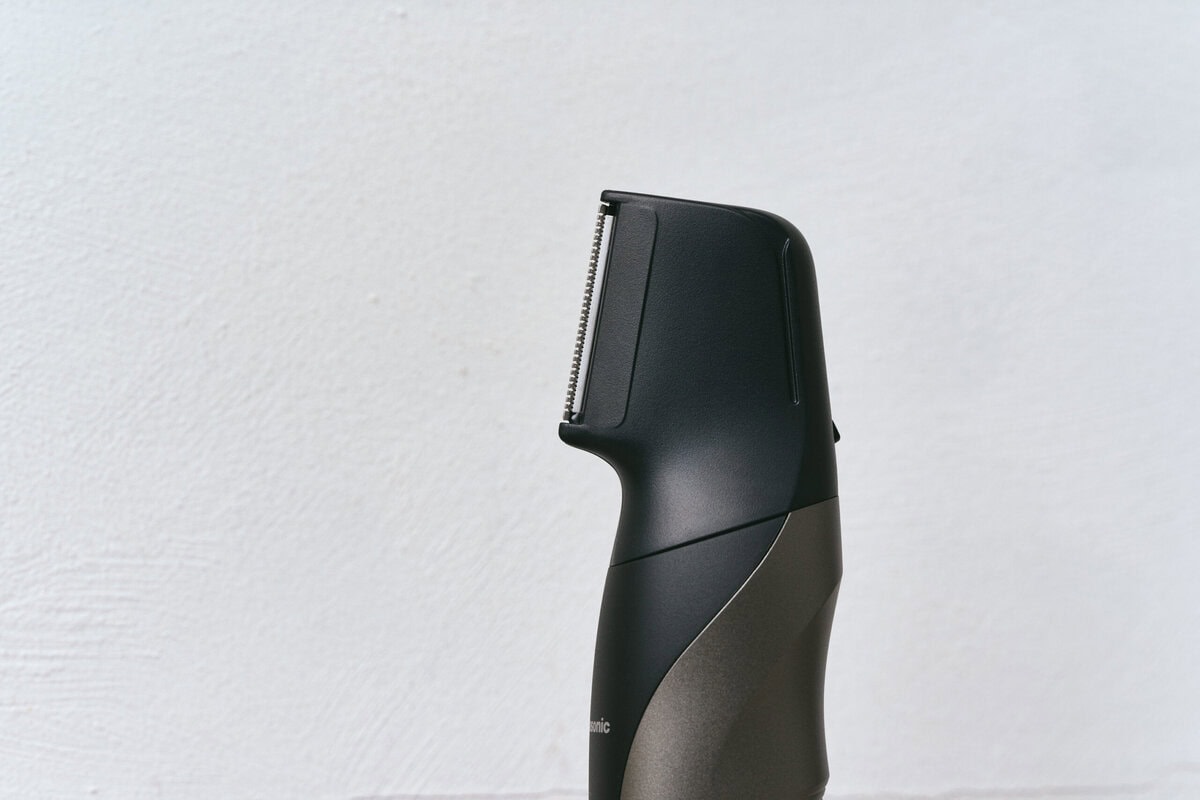 ワイドな刃とパワフルモーターで、簡単かつスピーディにケア