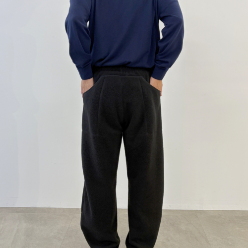 ウォームフリースワイドパンツ 後ろ