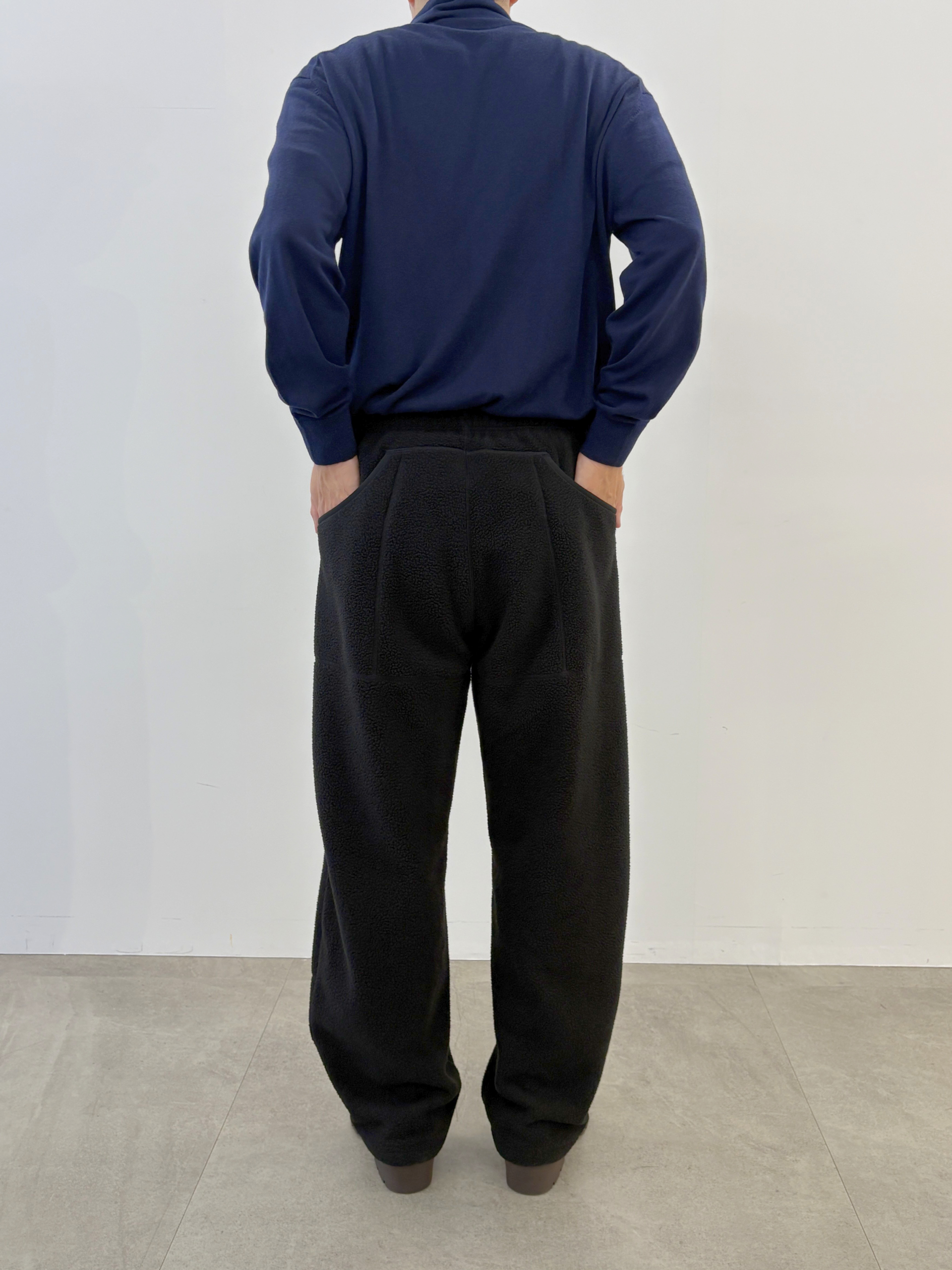 ウォームフリースワイドパンツ 後ろ