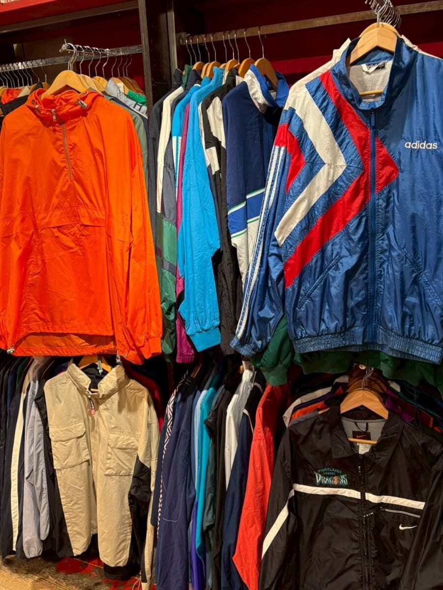 ウィゴー ヴィンテージ下北沢店、ナイロンジャケットコーナー