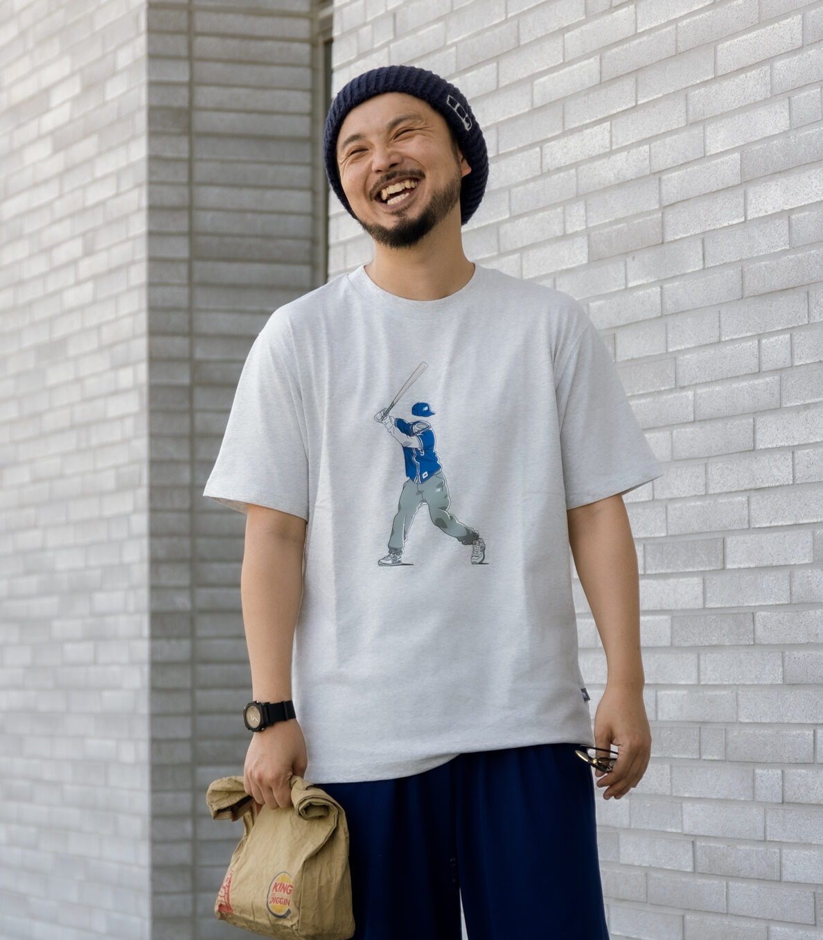 全体の色味をネイビー×ホワイトで統一。