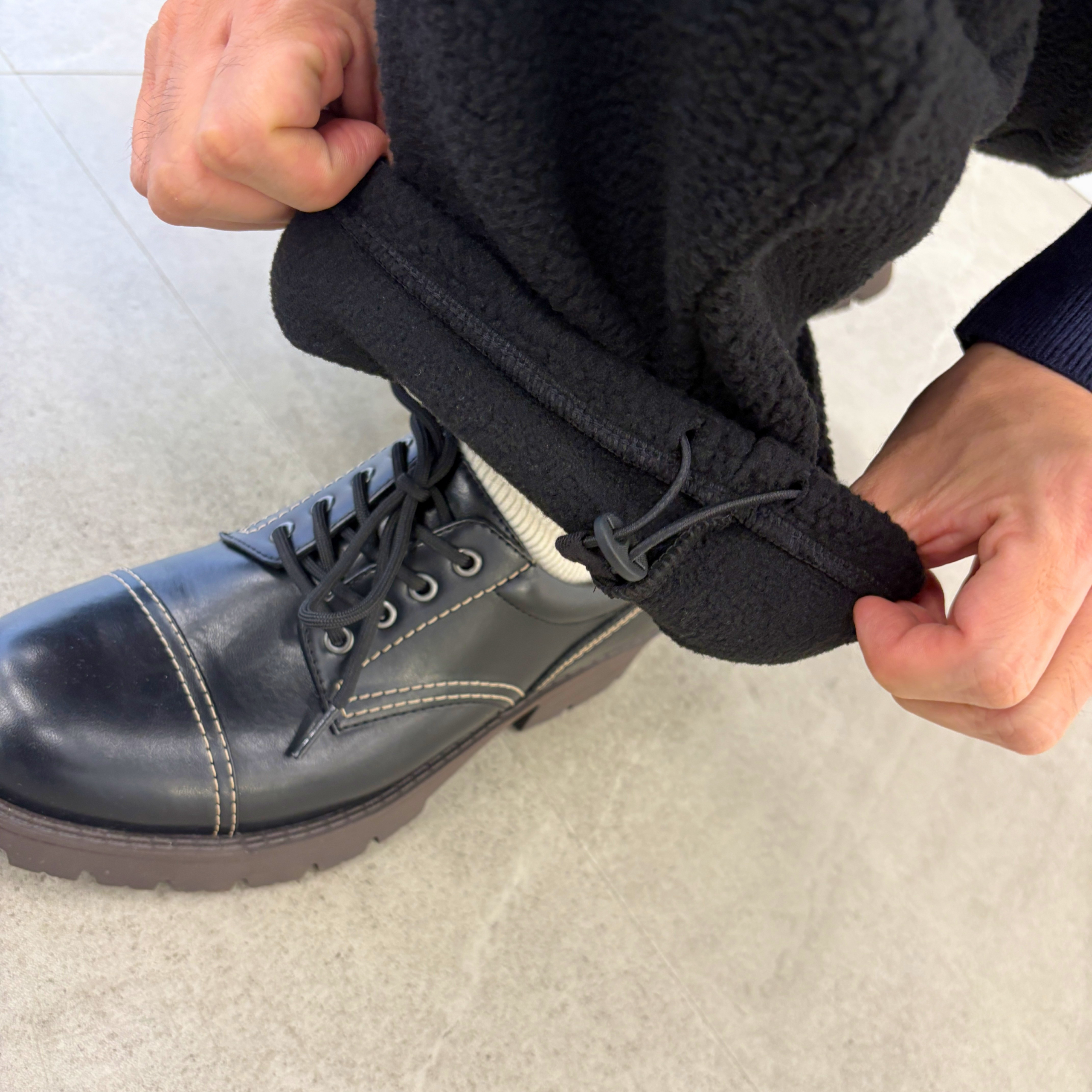 ウォームフリースワイドパンツ 裾のドローコード