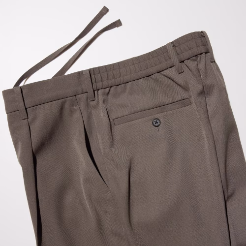 ユニクロ:シー タックワイドテーパードパンツ ウエストの仕様
