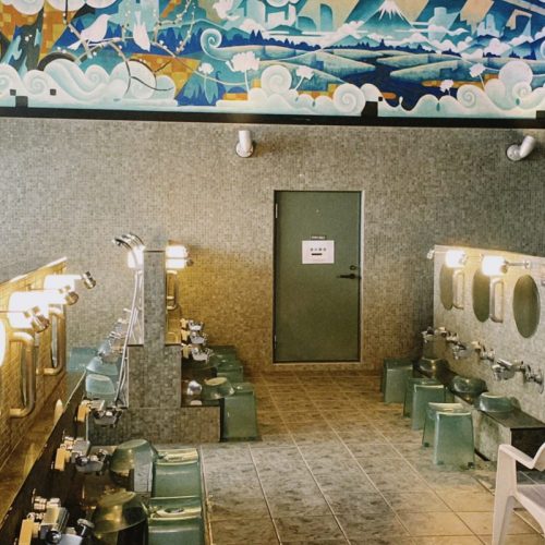 東京・渋谷にある1916年創業の 銭湯＆サウナ「改良湯」を楽しむ中村里帆 | smartサウナ部